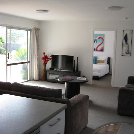 Harbour Inn Whangamata Esterno foto